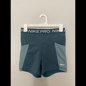 Nike pro spandex size medium
